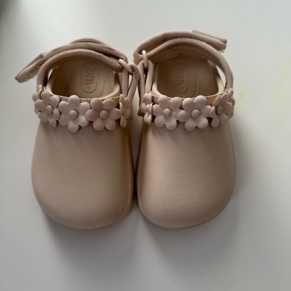 Zara Kids Cream Flower Rubber Shoes